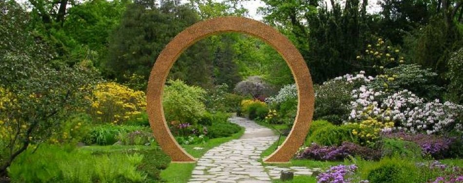 Cortenstahl im Garten als Deko