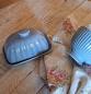 Preview: steingut-butterdose-rustikal-landhausgeschirr-blau-butterglocke