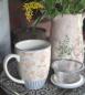 Preview: grosse-tasse-teesieb-deckel-retro-muster-hellblau-orange-vegan
