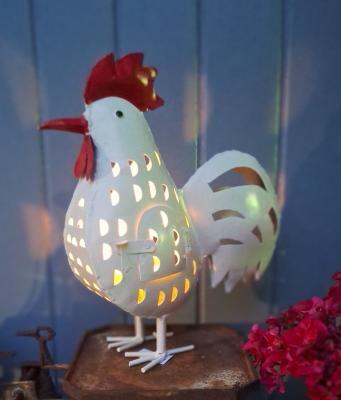 huhn-deko-landhausstil-metall-weiss-beleuchtet