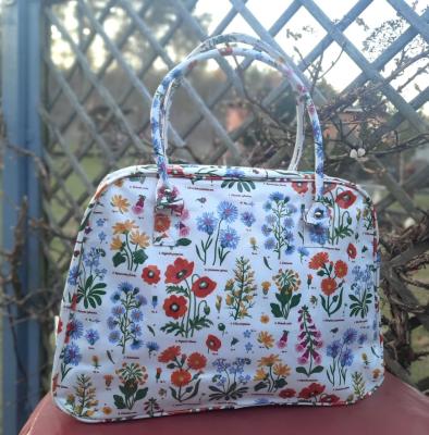 Preview: weekender-tasche-weiss-bunt-gebluemt-fuer-kurztrips