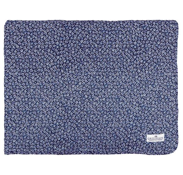 greengate-dahla-decke-gesteppt-tagesdecke-blumen-blau-weiss