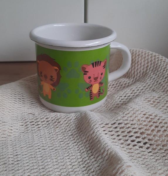 becher-fuer-kinder-gruen-tiermotive