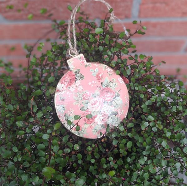 runder-dekohaenger-rosa-metall-vintage-rosen