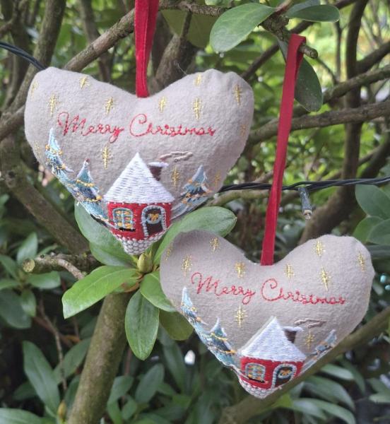 xmas-herzen-set-mit-gesticktem-weihnachtsmotiv