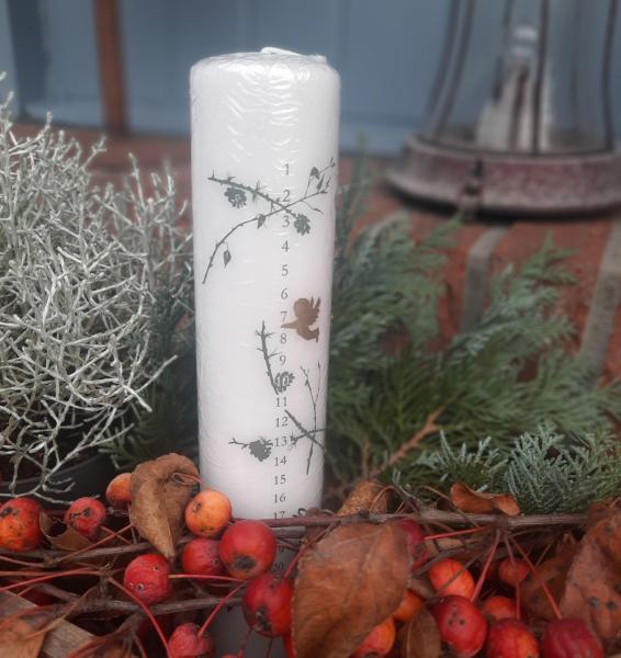 adventskerze-kalenderkerze-mit zahlen-und-engel