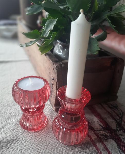 kerzenstaender-teelichthalter-glas-rot-gruen-hellgruen