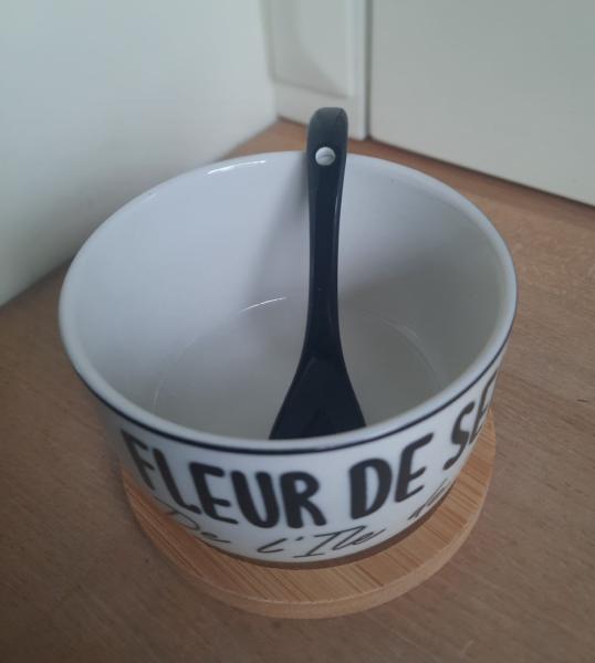 salzdose-fleur de sel-keramik-deckel-loeffel