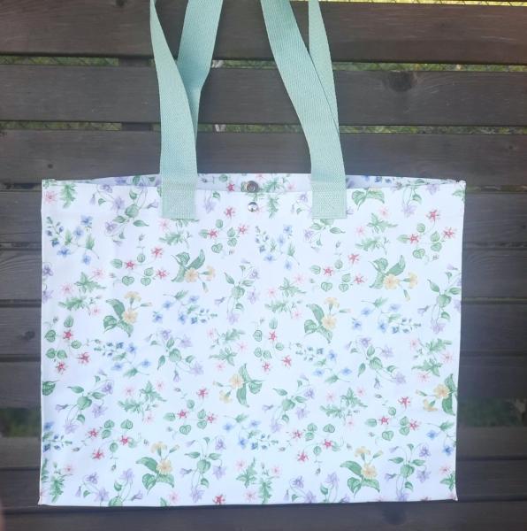 shopper-grosse-tasche-wachstuch-greengate-karolina-bunte-blumen