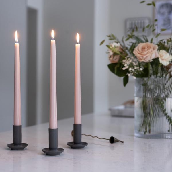 spitzkerzen-stearin-rosa-tafelkerzen