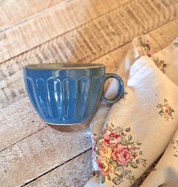 Tasse in petrol-blau aus Steingut 400 ml