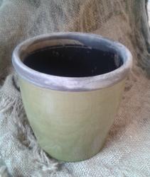 blumentopf-übertopf-grün-landhausstil