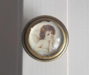 Möbelknopf messingfarben mit Engel