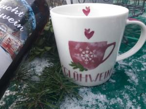 gluehwein-becher-gross-porzellan