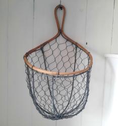 wandkorb-zink-draht-bambus-rand