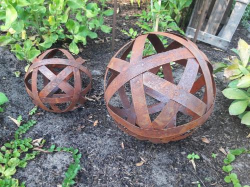 Wohnaccessoires Geschirr Und Gartendeko Im Landhausstil